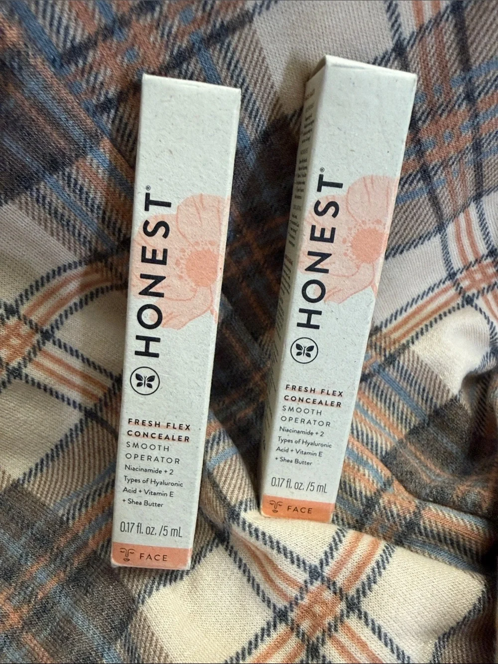 The Honest Company Fresh Flex Concealer - Peachy Pink & Cream Packaging